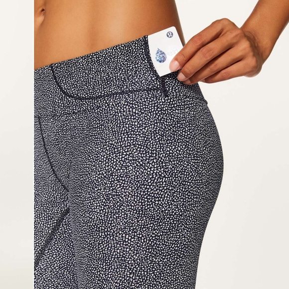 Lululemon 🍋 Wunder Under Hi-Rise Tight Full-On Luxtreme 28" Inseam Size 6 - Picture 3 of 11